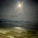 Itagua - 1 Quadra Da Praia, 2 Quartos, 2 Banheiros, Acomoda 5 Pessoas