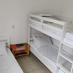 Itagua - 1 Quadra Da Praia, 2 Quartos, 2 Banheiros, Acomoda 5 Pessoas